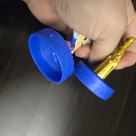 Disneyland 70th Anniversary McDonald’s Happy Meal 2025 #31- Minnie + Gold Castle - Picture 5 of 5